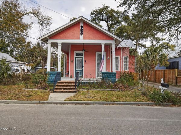 211 Keller Street, Bay Saint Louis, MS 39520