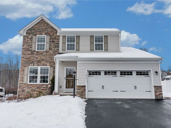 1017 Blackhawk Dr, Valencia, PA 16059