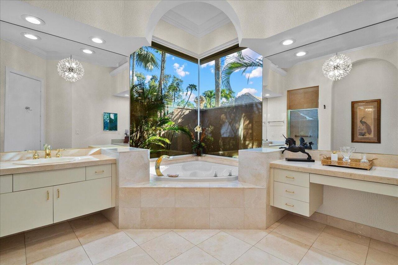 1338 Breakers West Boulevard, West Palm Beach, FL 33411 Photo