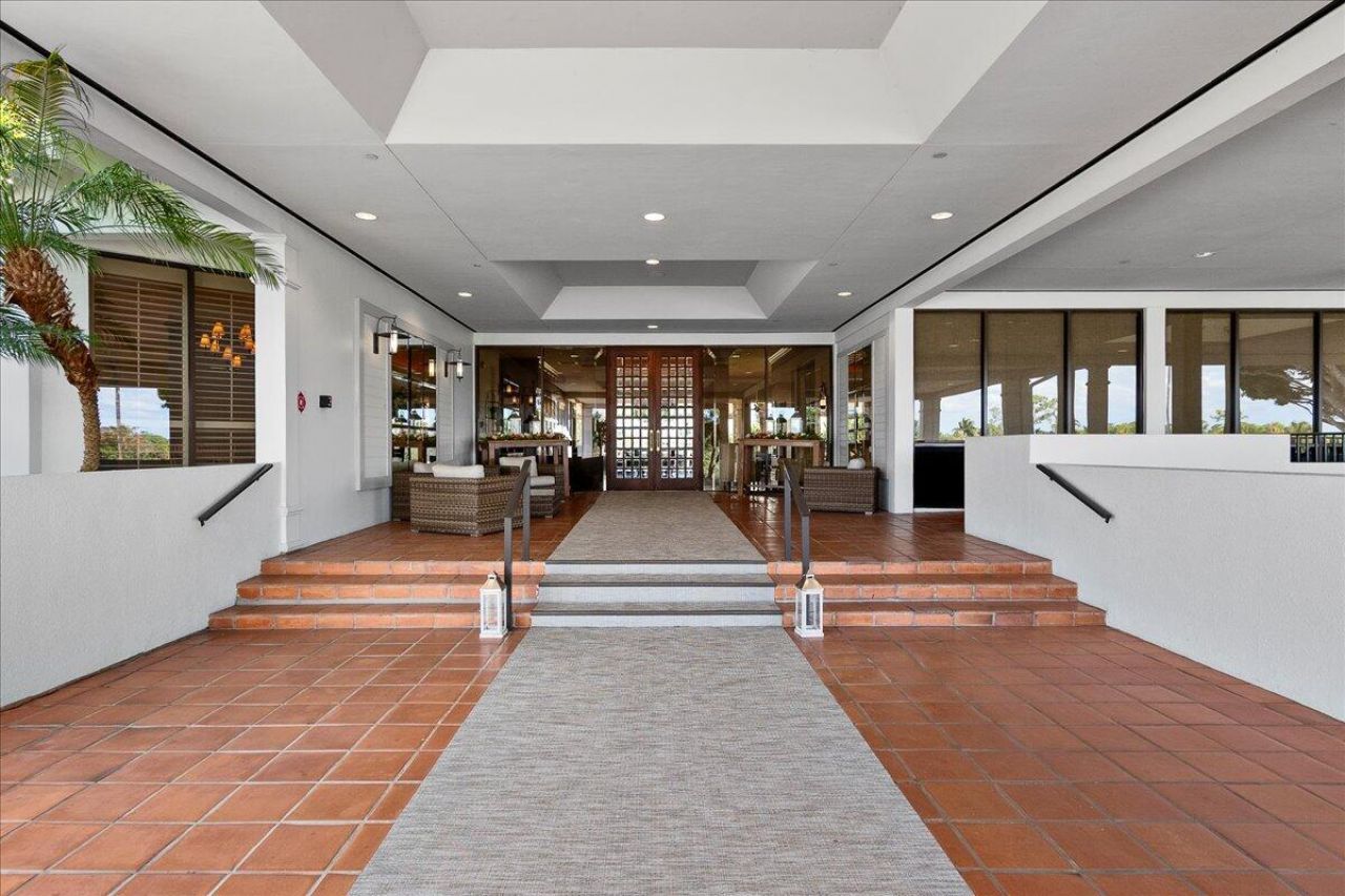 1338 Breakers West Boulevard, West Palm Beach, FL 33411 Photo