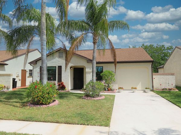 2313 SE Breckenridge Circle, Port St. Lucie, FL 34952