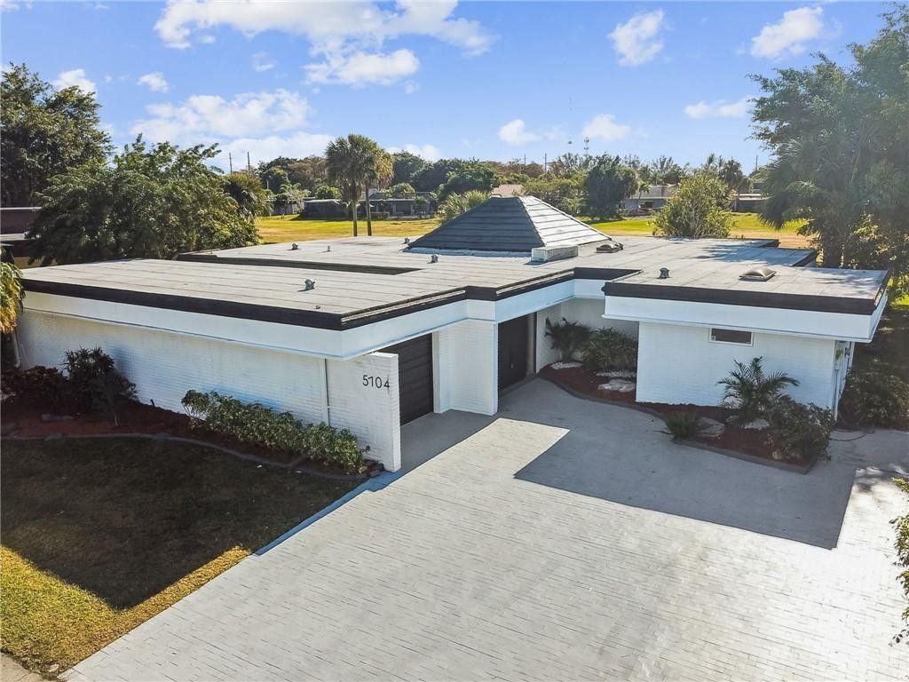 5704 S Travelers Palm, Tamarac, FL 33319 Photo