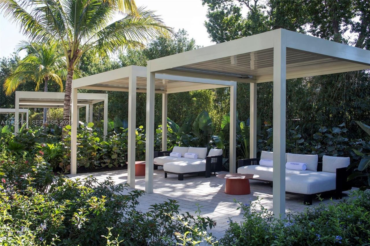 101 Diplomat Pkwy , Unit 204, Hallandale Beach, FL 33009 Photo