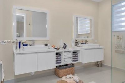 6309 NW 104 Th Path , Doral, FL 33178 Photo