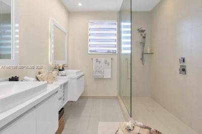 6309 NW 104 Th Path , Doral, FL 33178 Photo