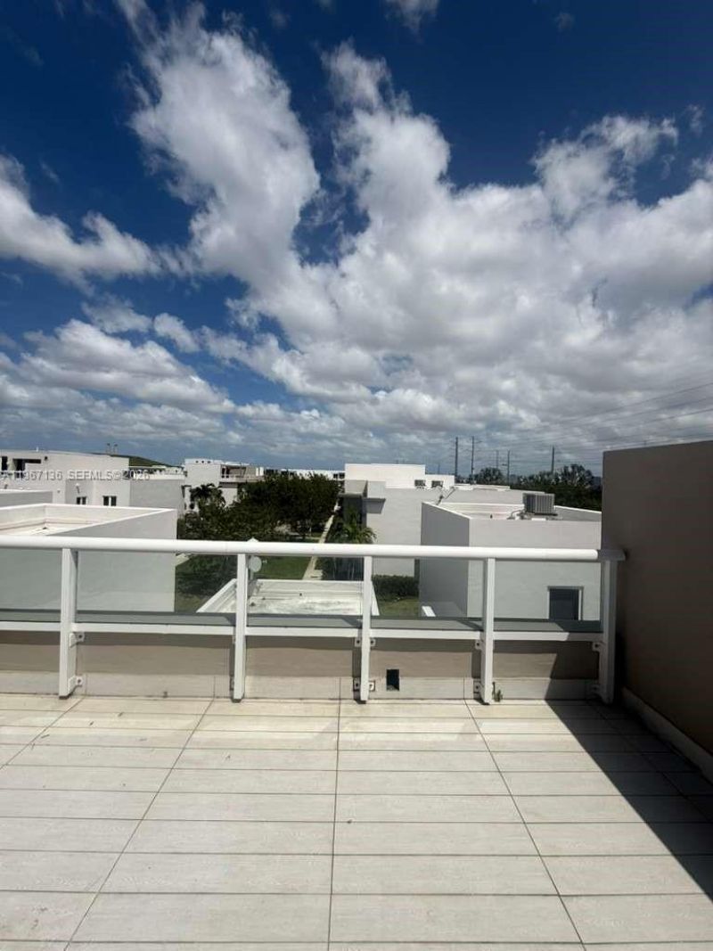 6309 NW 104 Th Path, Doral, FL 33178 Photo