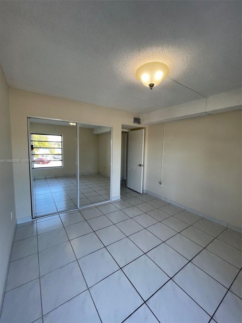1350 SW 122nd Ave , Unit 212, Miami, FL 33184 Photo