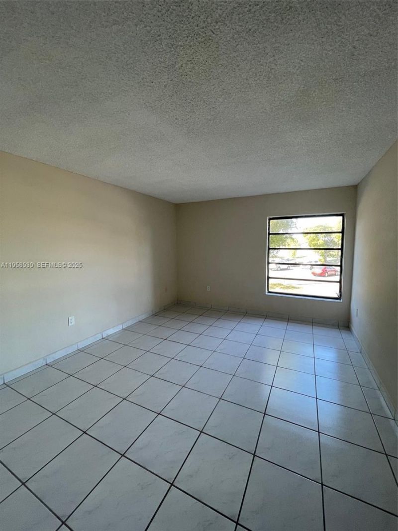 1350 SW 122nd Ave , Unit 212, Miami, FL 33184 Photo