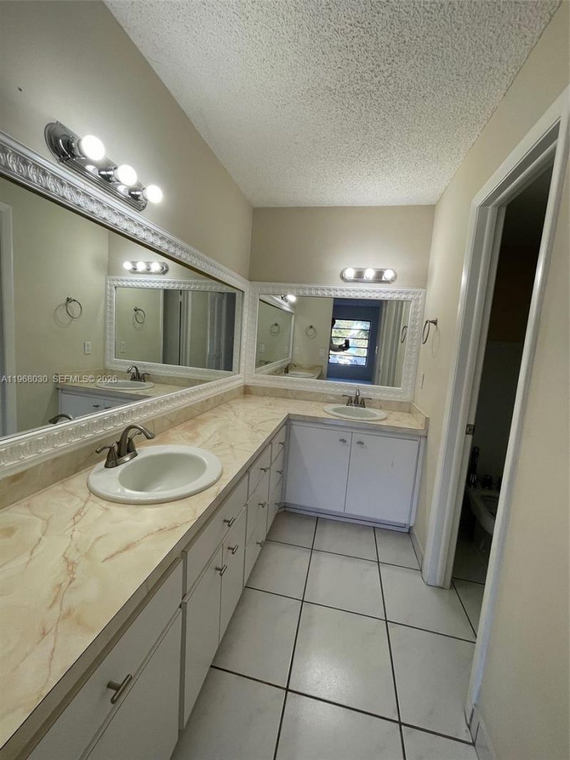 1350 SW 122nd Ave , Unit 212, Miami, FL 33184 Photo