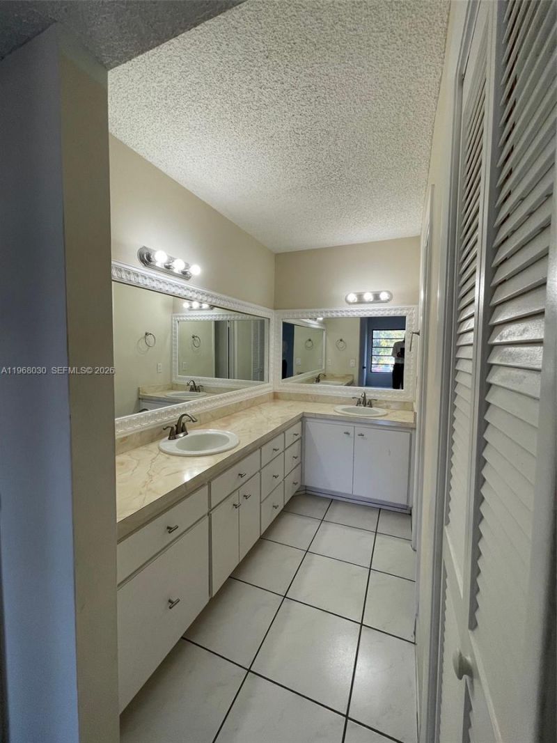 1350 SW 122nd Ave , Unit 212, Miami, FL 33184 Photo
