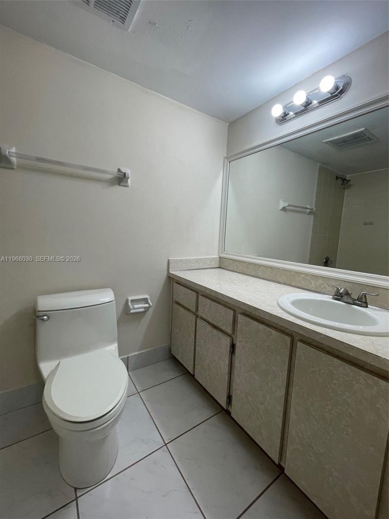 1350 SW 122nd Ave , Unit 212, Miami, FL 33184 Photo