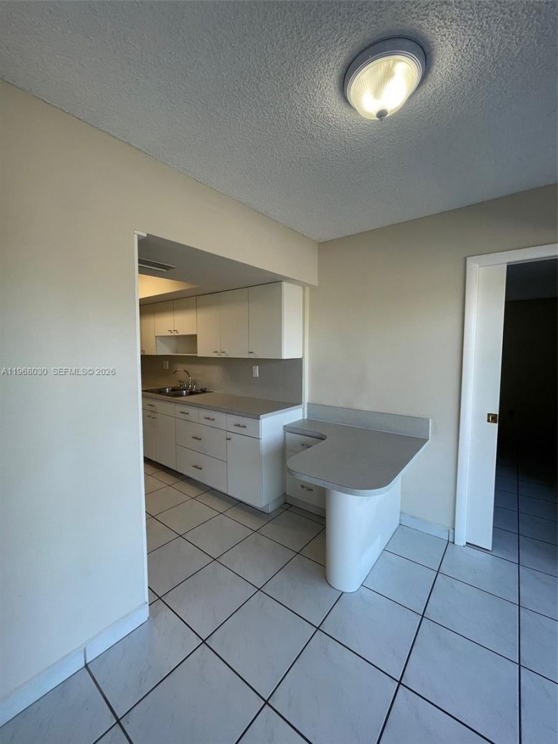 1350 SW 122nd Ave , Unit 212, Miami, FL 33184 Photo