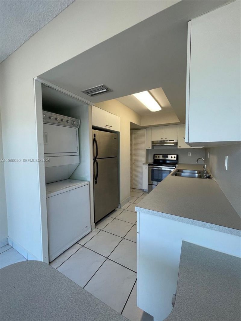 1350 SW 122nd Ave , Unit 212, Miami, FL 33184 Photo