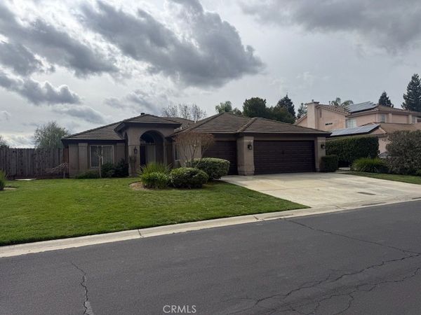 7290 Edgewater, Chowchilla, CA 93610