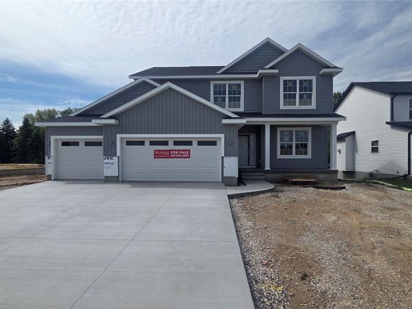 233 McCarran Avenue NE, Cedar Rapids, IA 52402