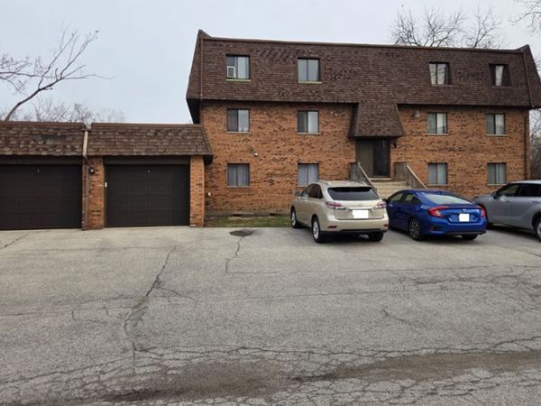 3360 184th Street, Unit 1E, Homewood, IL 60430