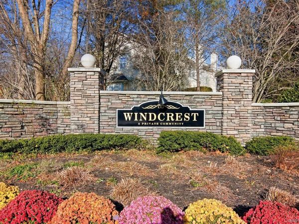 67 Paddington Circle, Smithtown, NY 11787