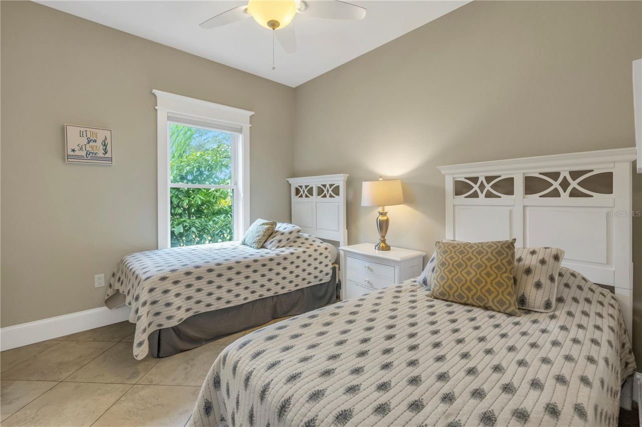 105 4th Street S, Bradenton Beach, FL 34217 Photo