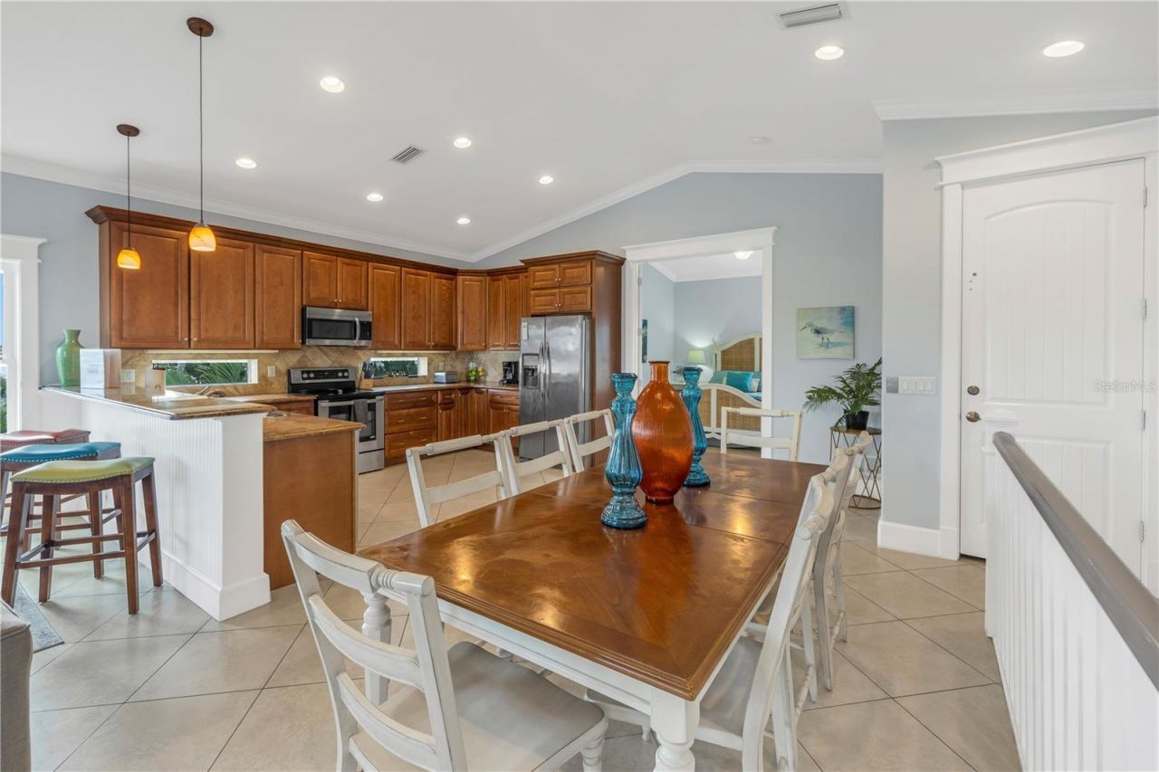 105 4th Street S, Bradenton Beach, FL 34217 Photo