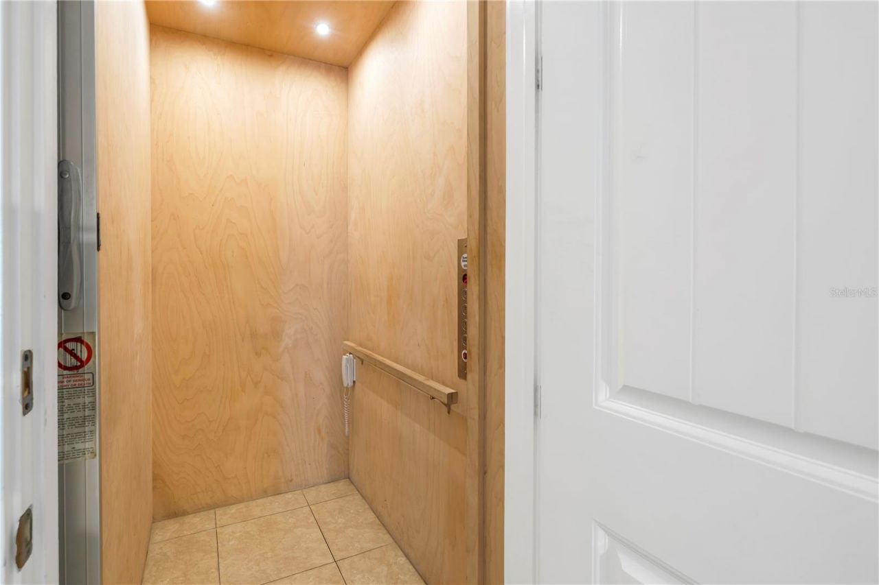 105 4th Street S, Bradenton Beach, FL 34217 Photo