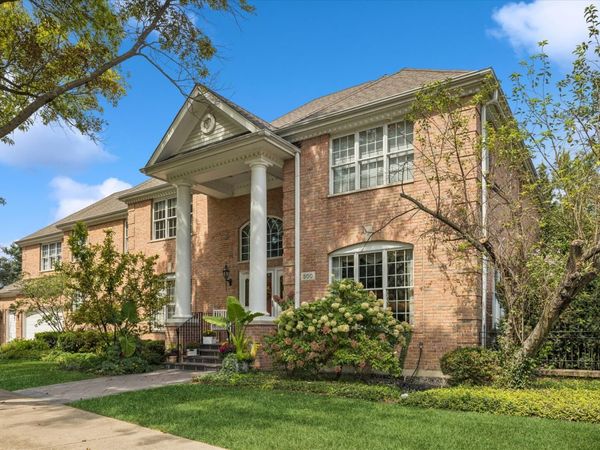 500 S KENILWORTH Avenue, Elmhurst, IL 60126