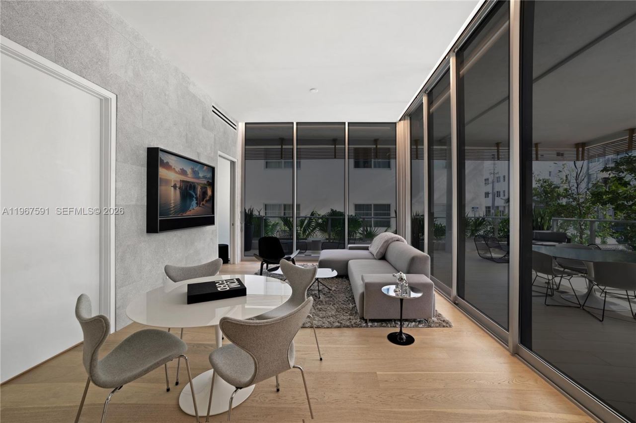 304 Ocean Dr , Unit 102, Miami Beach, FL 33139 Photo