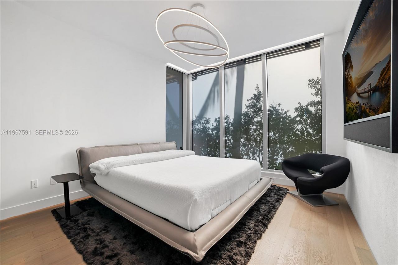 304 Ocean Dr , Unit 102, Miami Beach, FL 33139 Photo