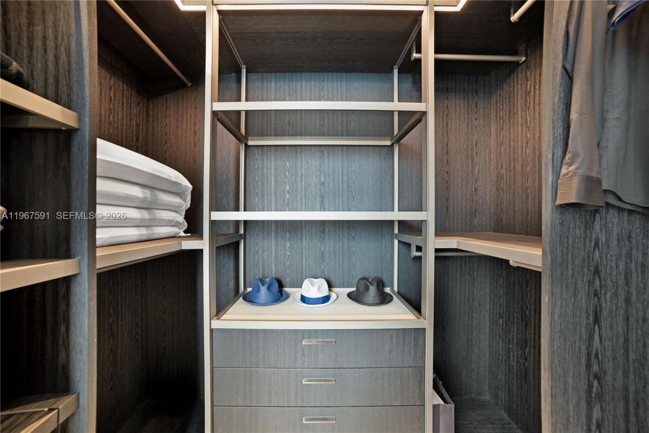 304 Ocean Dr , Unit 102, Miami Beach, FL 33139 Photo