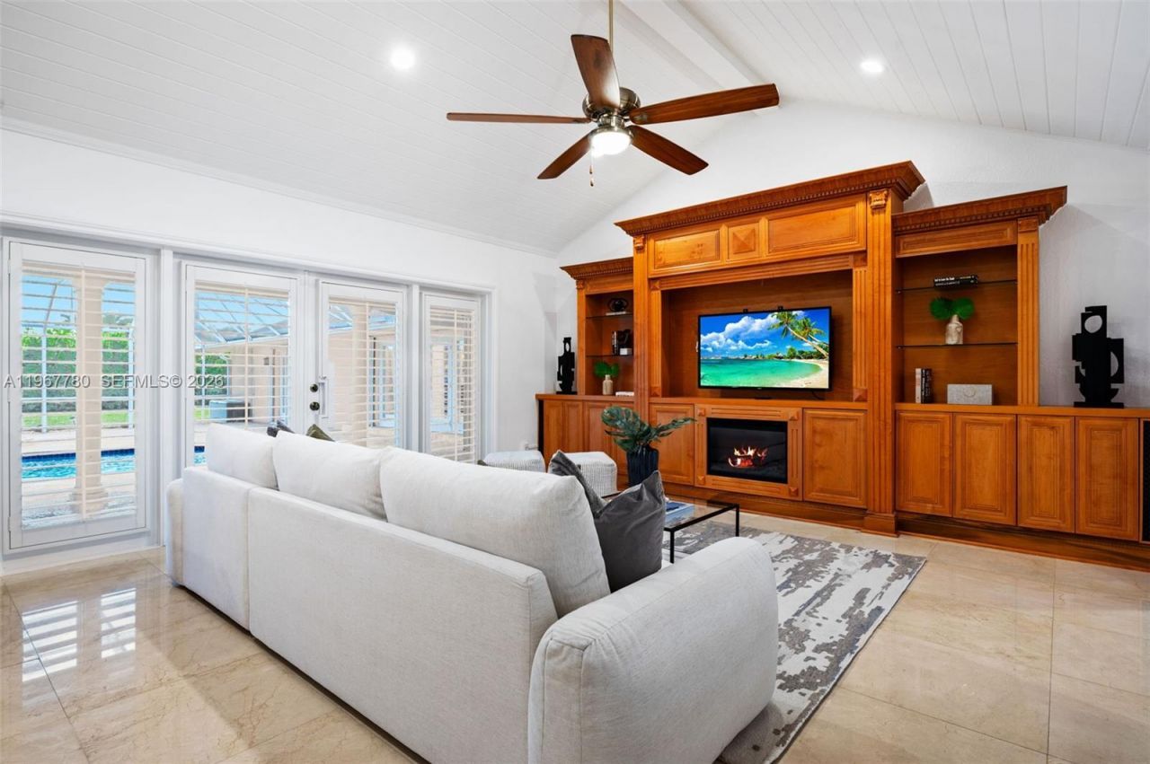 7720 SW 183rd Ter, Palmetto Bay, FL 33157 Photo