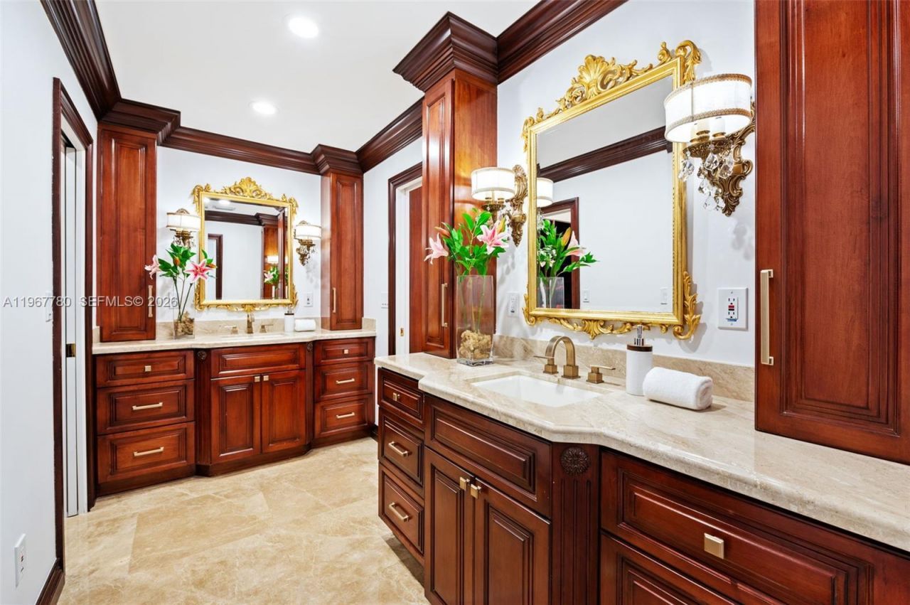 7720 SW 183rd Ter, Palmetto Bay, FL 33157 Photo