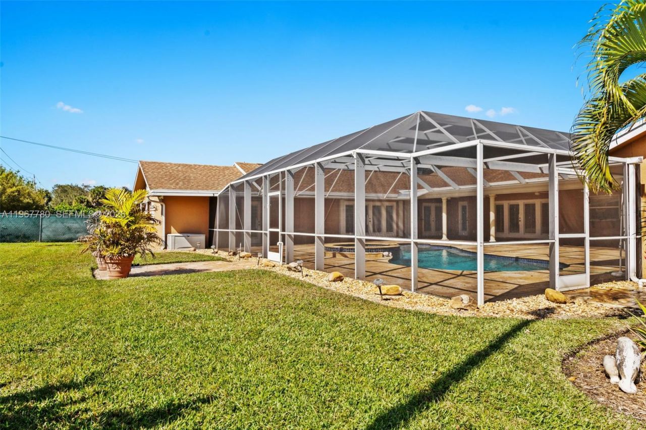 7720 SW 183rd Ter, Palmetto Bay, FL 33157 Photo