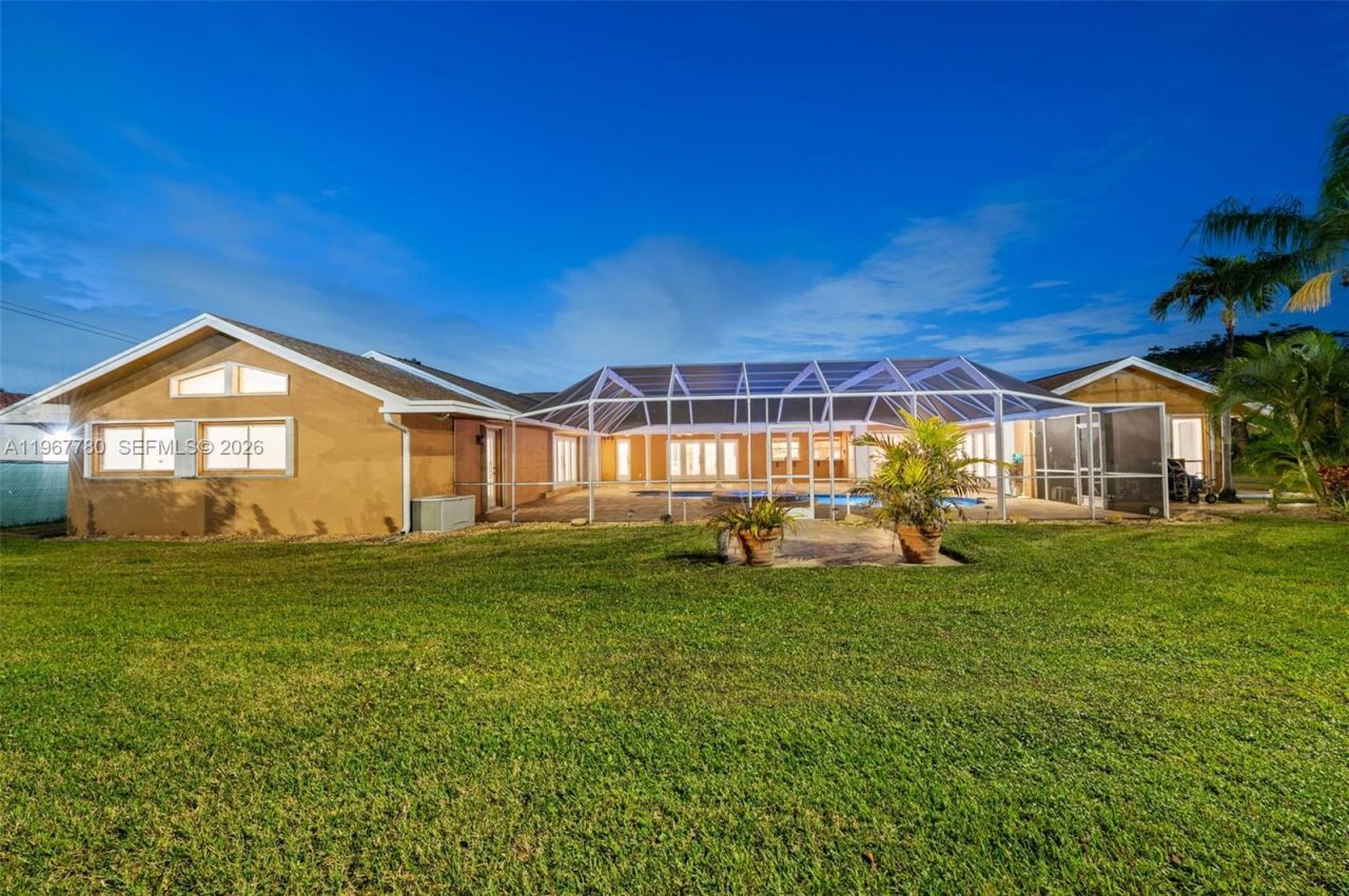 7720 SW 183rd Ter, Palmetto Bay, FL 33157 Photo