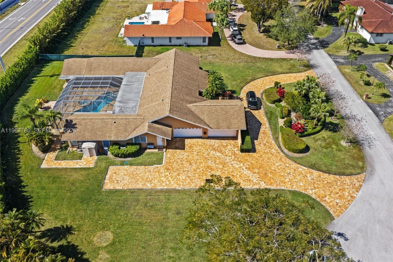 7720 SW 183rd Ter, Palmetto Bay, FL 33157 Photo