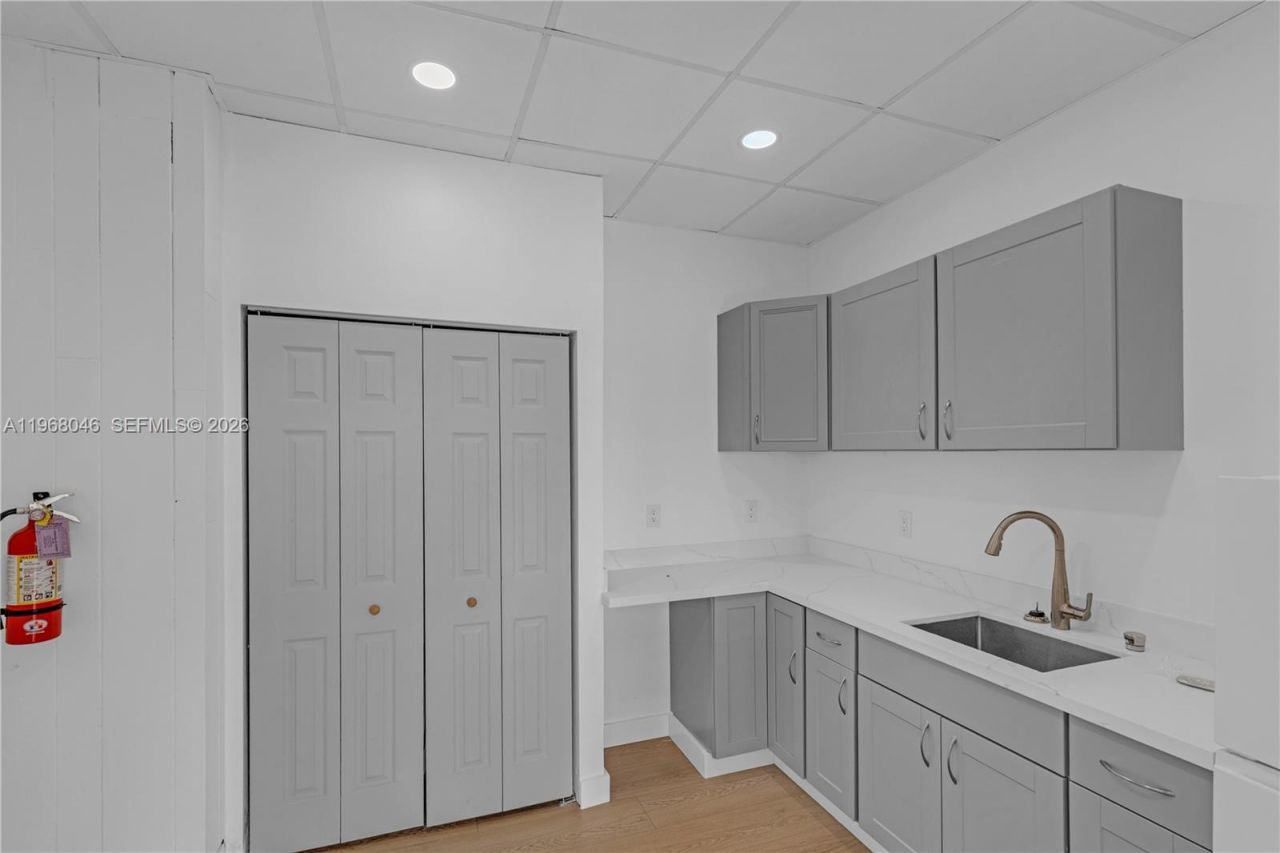 13499 Biscayne Blvd, Unit CUT2-3, North Miami, FL 33181 Photo