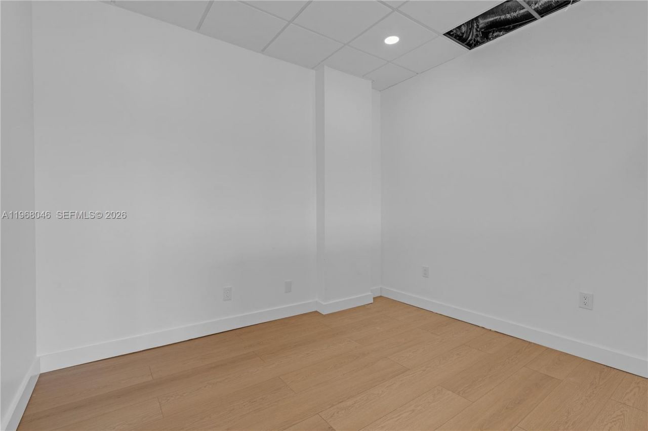 13499 Biscayne Blvd, Unit CUT2-3, North Miami, FL 33181 Photo