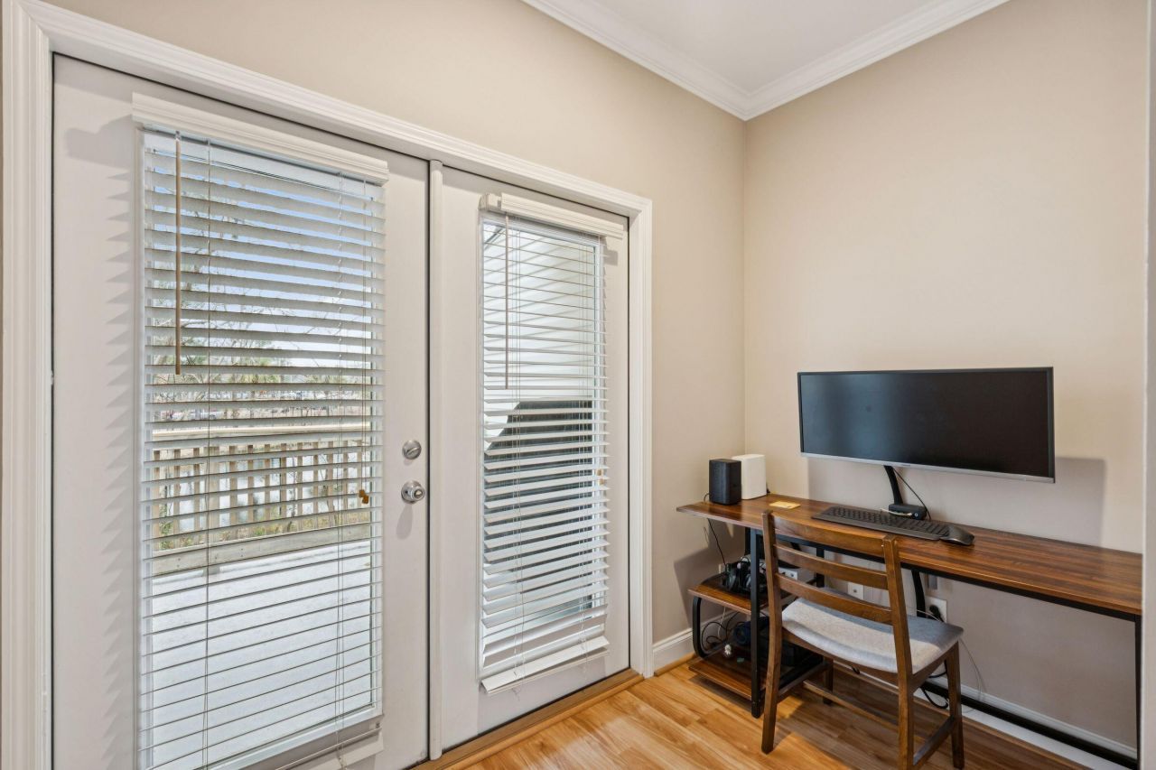 4027 Hartland Street Photo 12