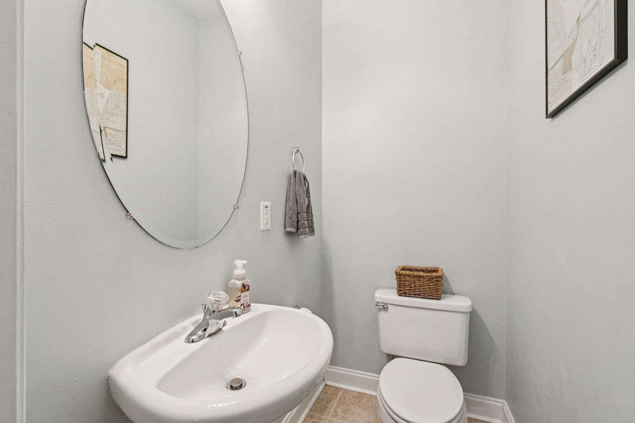 4027 Hartland Street Photo 17