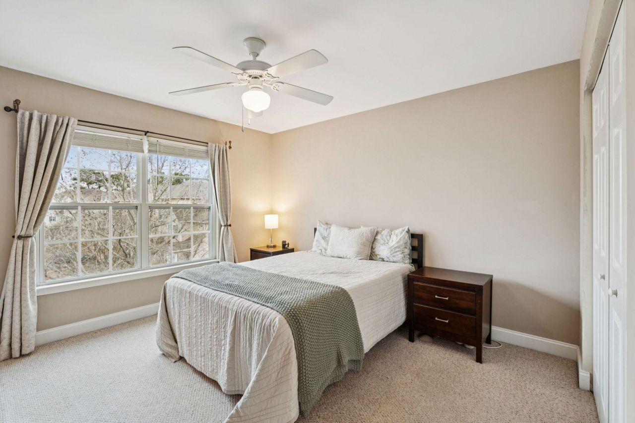 4027 Hartland Street Photo 18