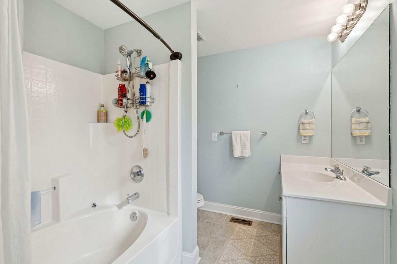 4027 Hartland Street Photo 22