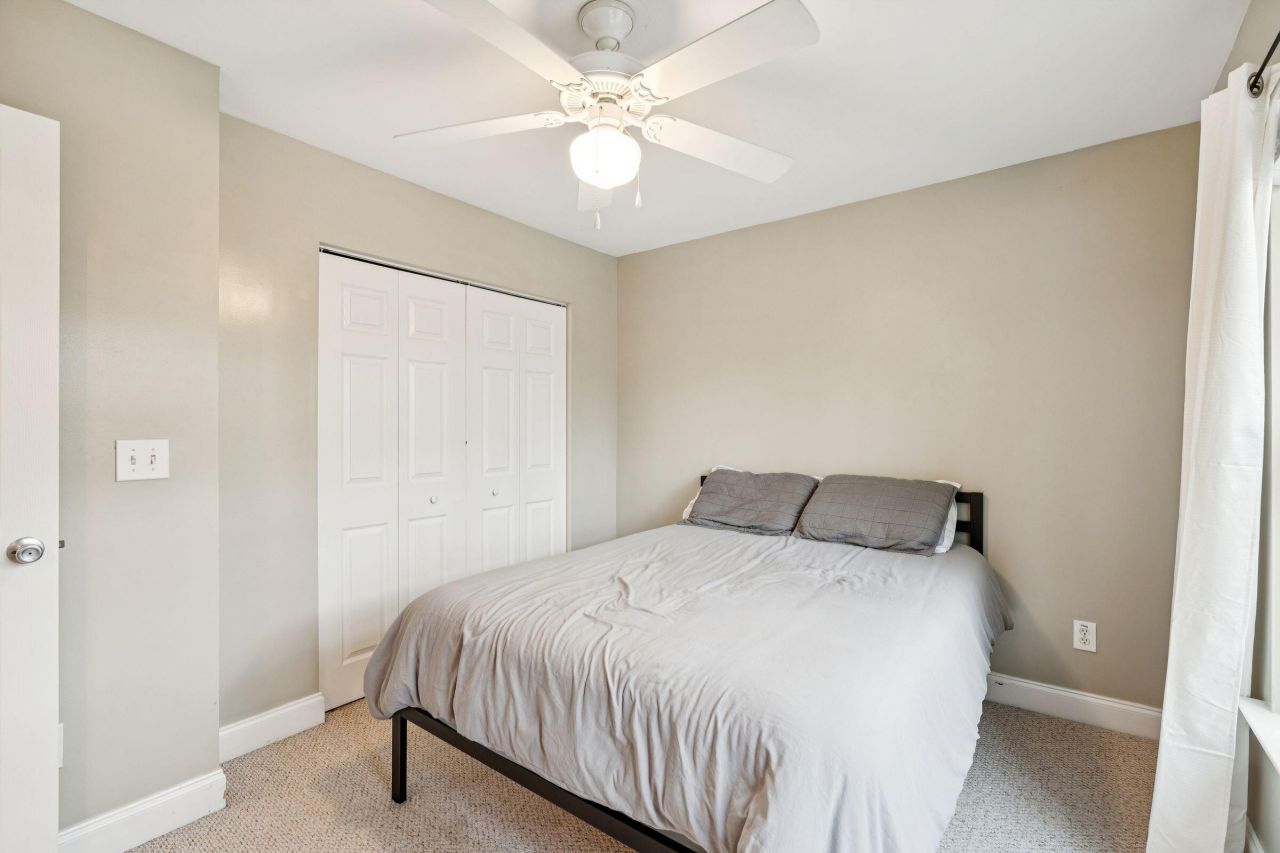 4027 Hartland Street Photo 23