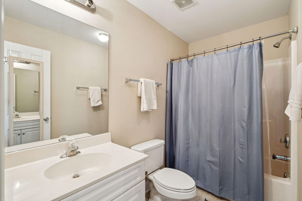 4027 Hartland Street Photo 24