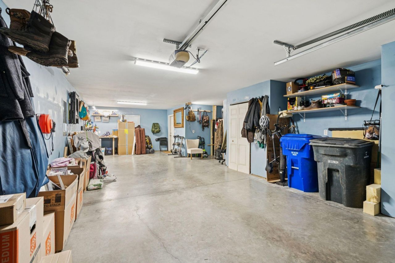 4027 Hartland Street Photo 26