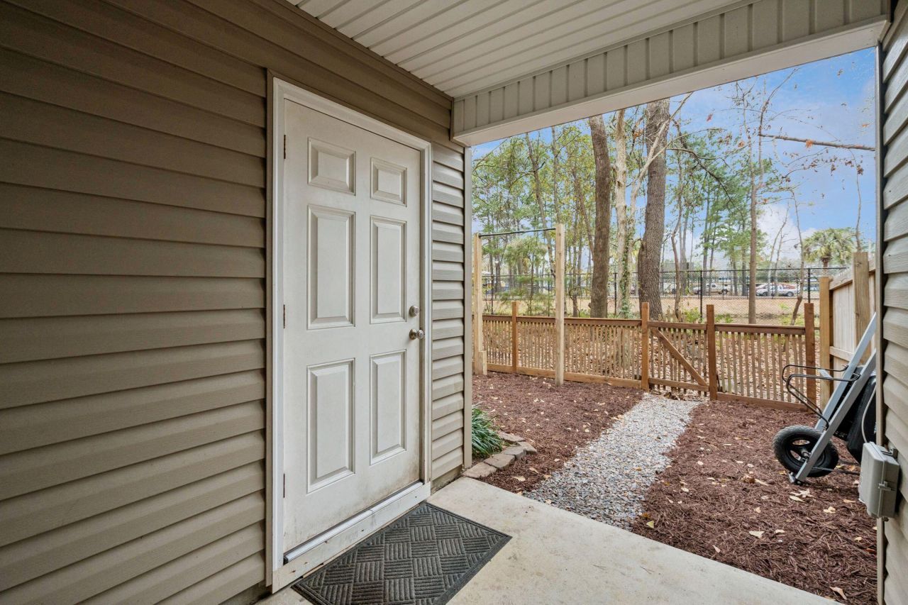 4027 Hartland Street Photo 28