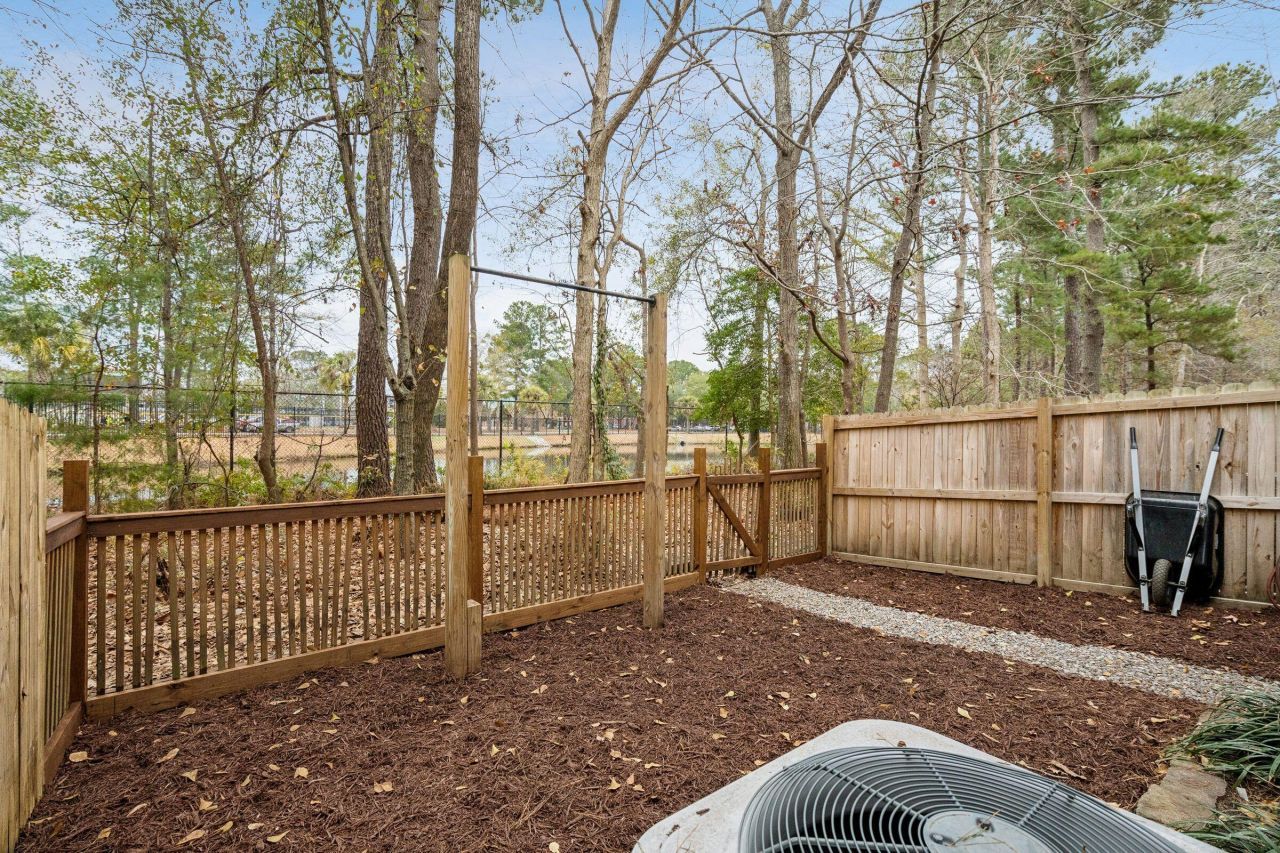 4027 Hartland Street Photo 29