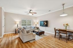 4027 Hartland Street photo 4