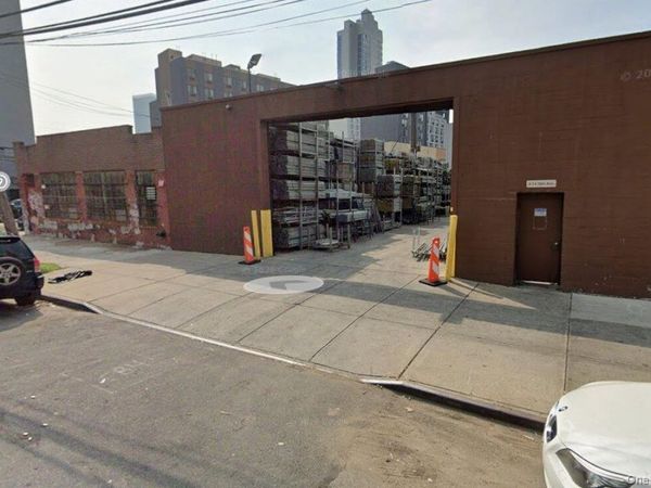 9-16 38th Avenue , Long Island City, NY 11101