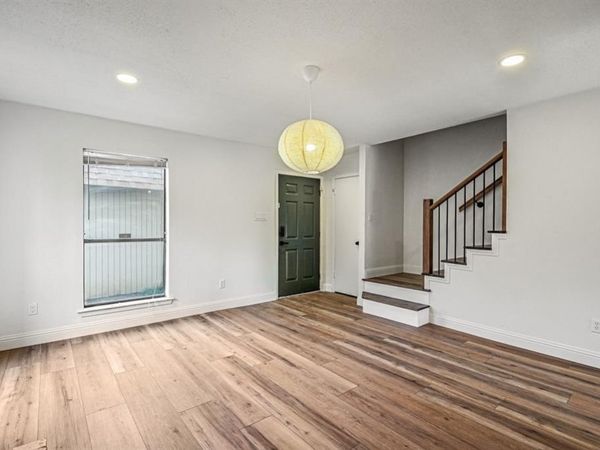 2103 Mistletoe Avenue, Fort Worth, TX 76110