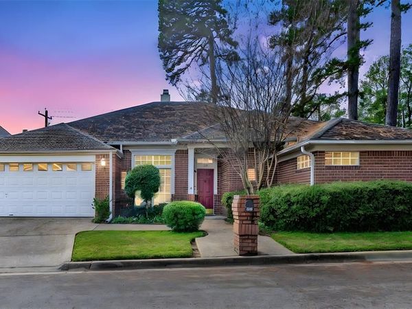 300 Tealwood Drive, Longview, TX 75605