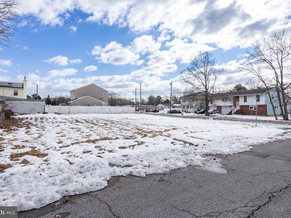 302 FALCON DRIVE, TUCKERTON, NJ 08087