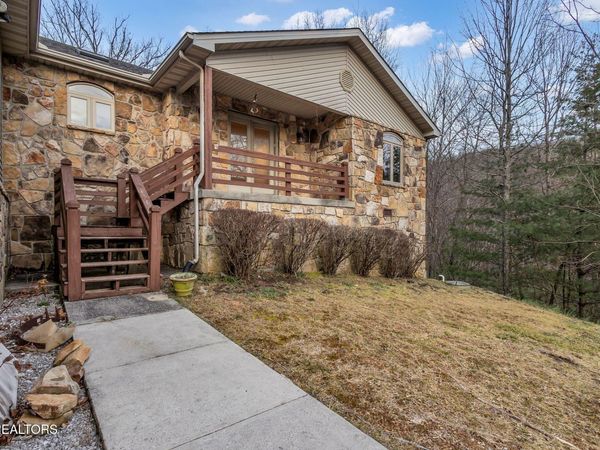 31 Byron Lane, Crossville, TN 38558